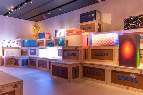 louis vuitton trunk exhibition